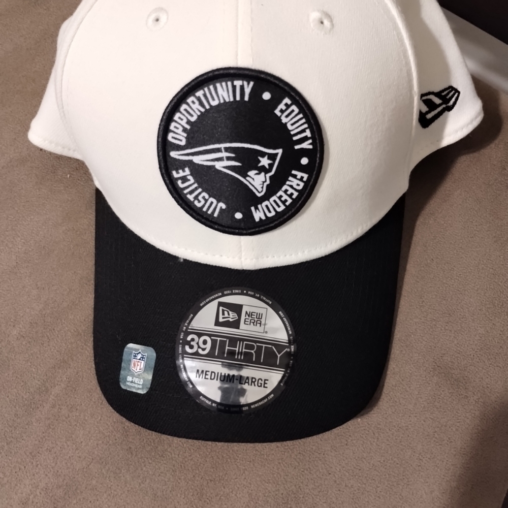 M / L New England Patriots New Era 3930 Flex Hat INSPIRE CHANGE Freedom Black - Picture 3 of 7